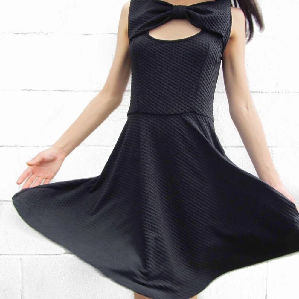 Suzy Shier Black Bow Tie Dress